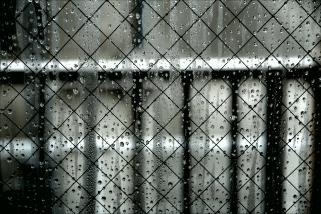 ベランダの雨漏りが招く危険性とは？